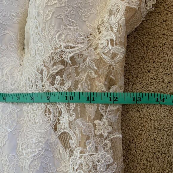 Sz 2 Wedding dress - Picture 12 of 16